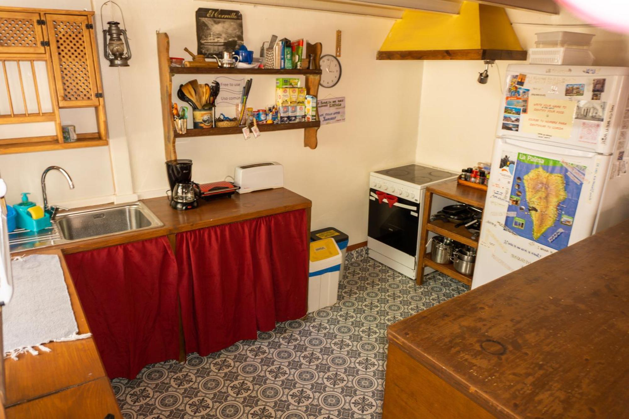 אל פאסו Hostel Albergue La Casa Encantada מראה חיצוני תמונה