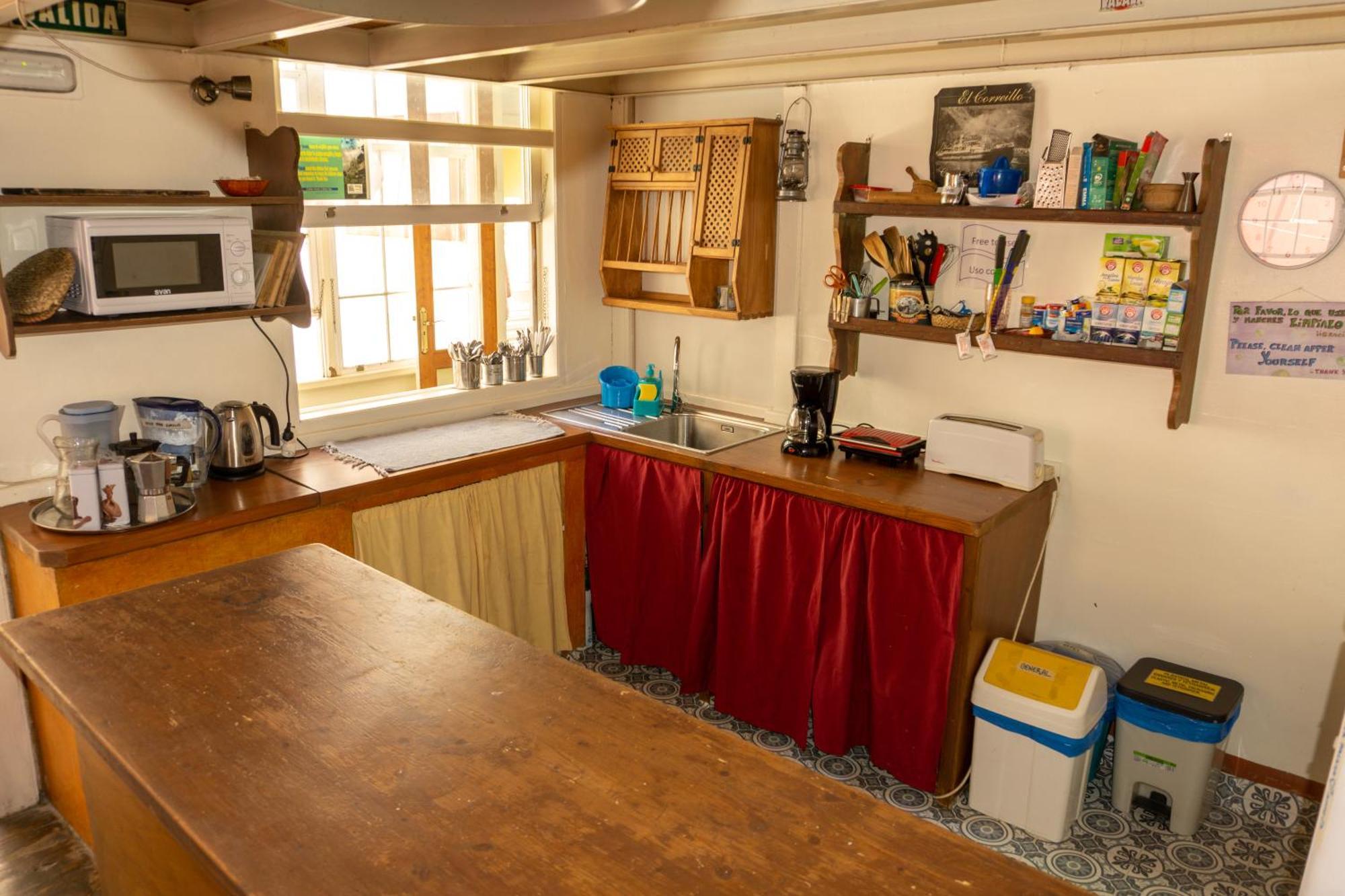 אל פאסו Hostel Albergue La Casa Encantada מראה חיצוני תמונה